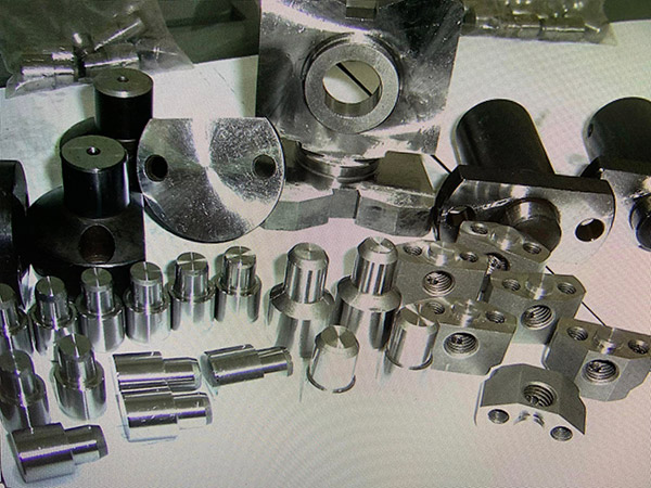 ผลิตอะไหล่เครื่องจักร Munufacturing Machine Spare Parts